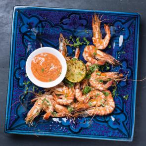 Gambas with spicy dip