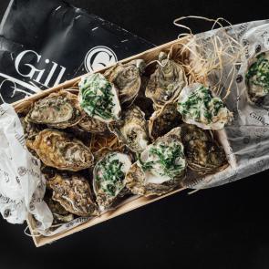 Warm oyster with creamy spinach and parmesan